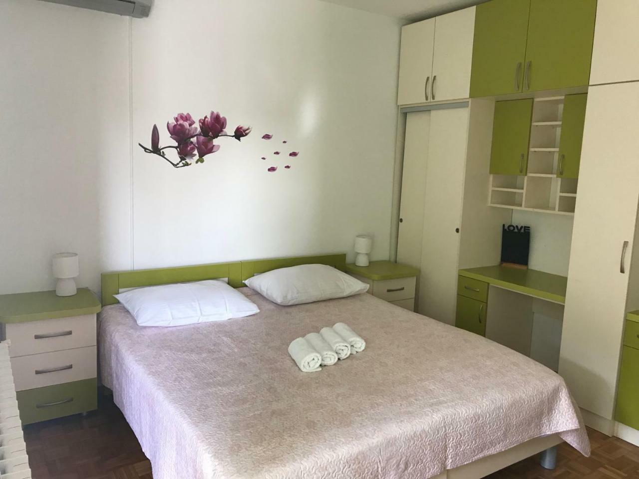 Apartman Ive Starigrad Paklenica Exteriér fotografie